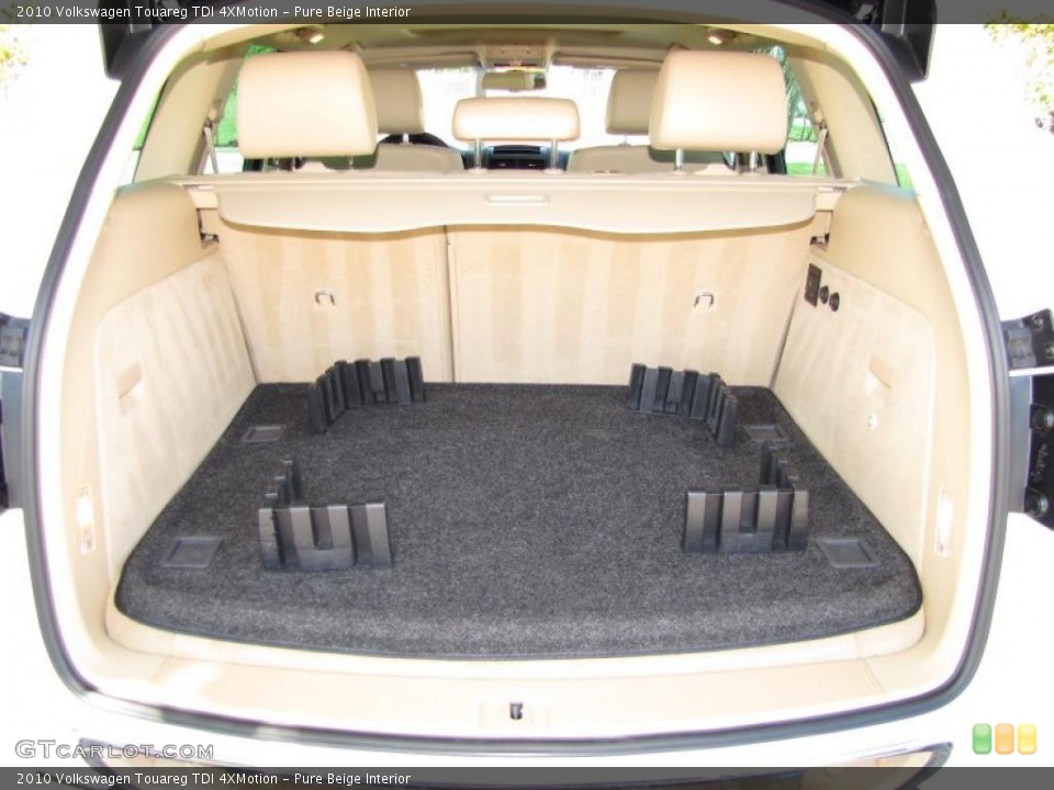 Pure Beige Interior Trunk for the 2010 Volkswagen Touareg TDI 4XMotion #48015480