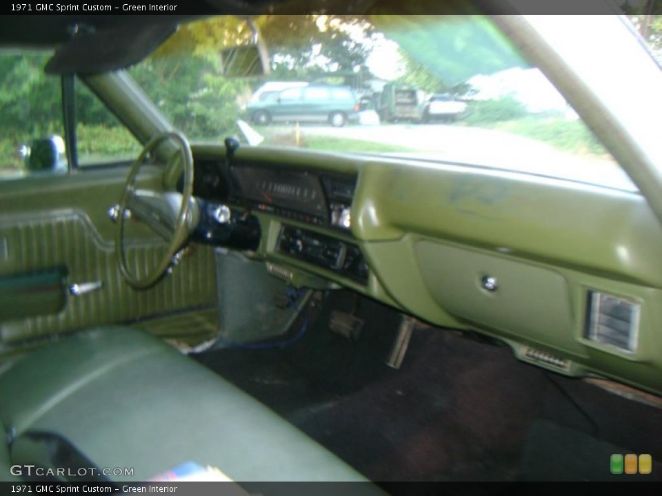 Green Interior Photo for the 1971 GMC Sprint Custom #48026669
