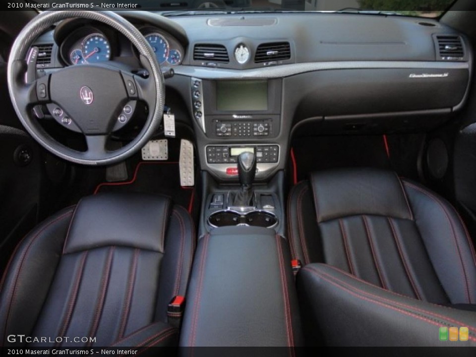 Nero Interior Dashboard for the 2010 Maserati GranTurismo S #48029801