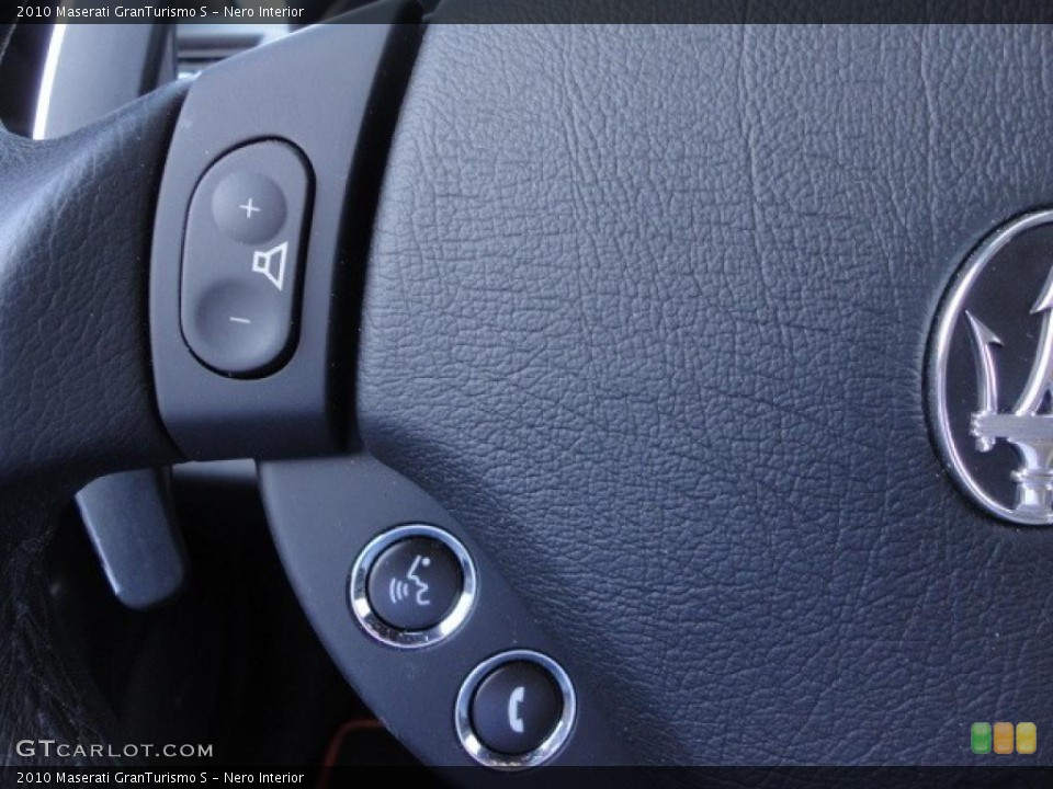 Nero Interior Controls for the 2010 Maserati GranTurismo S #48029837