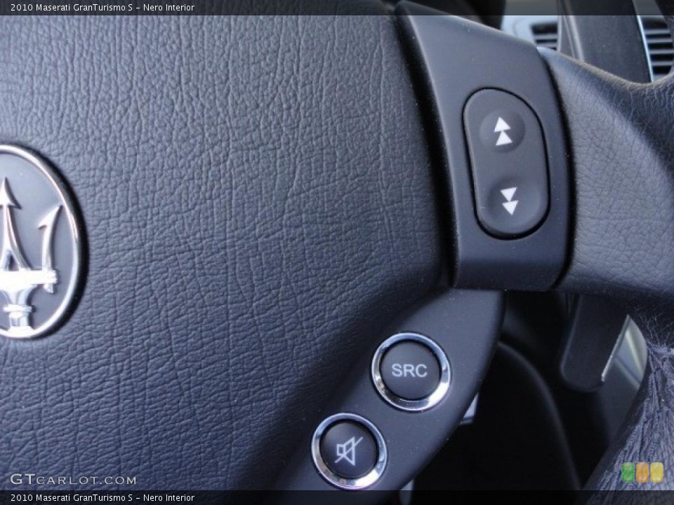Nero Interior Controls for the 2010 Maserati GranTurismo S #48029852
