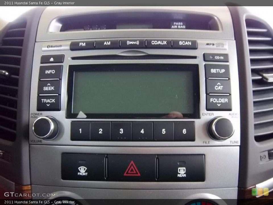 Gray Interior Controls for the 2011 Hyundai Santa Fe GLS #48030824