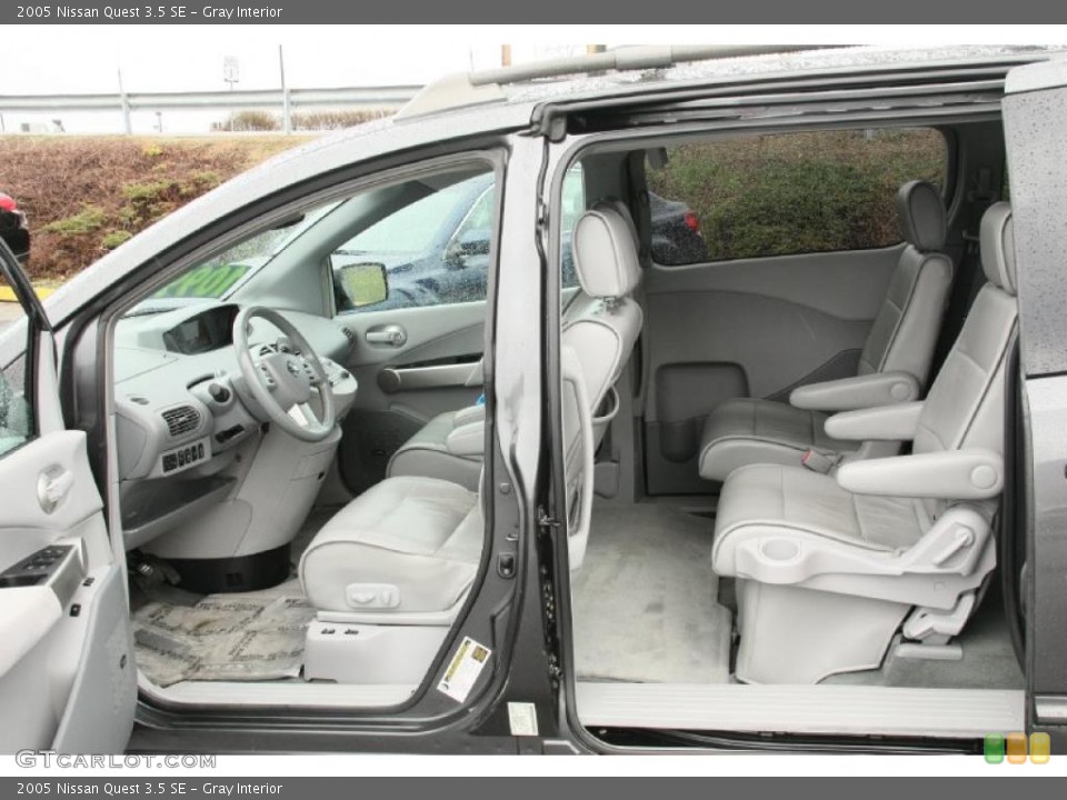 Gray Interior Photo for the 2005 Nissan Quest 3.5 SE #48035873
