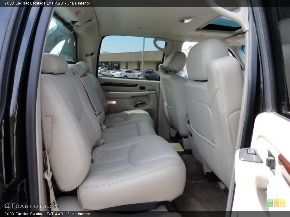 Shale Interior Photo for the 2003 Cadillac Escalade EXT AWD #48055853
