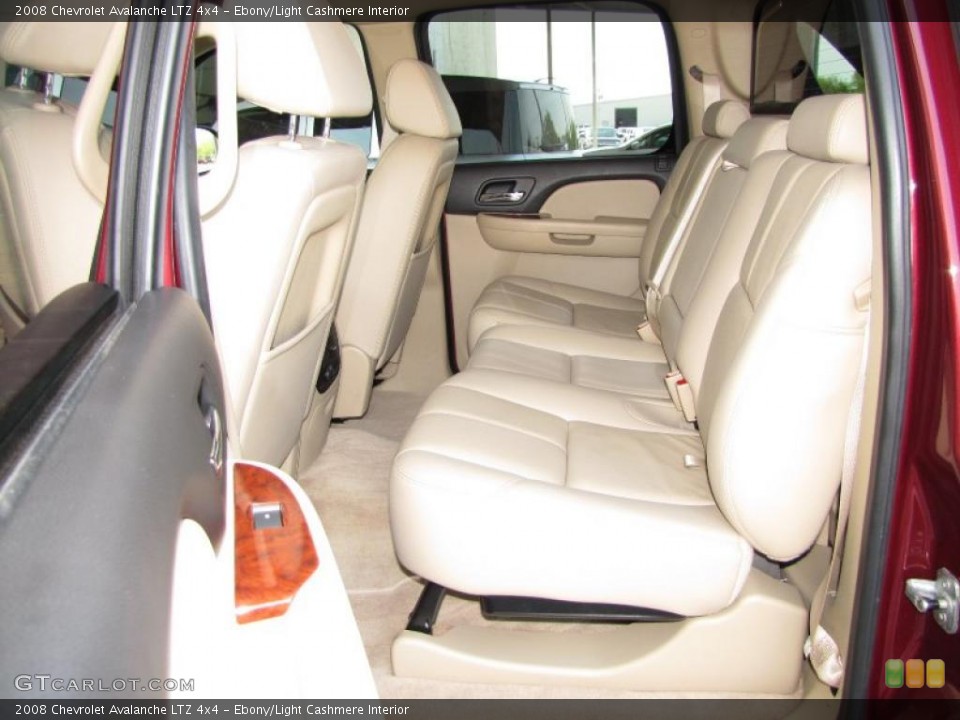 Ebony/Light Cashmere Interior Photo for the 2008 Chevrolet Avalanche LTZ 4x4 #48055943