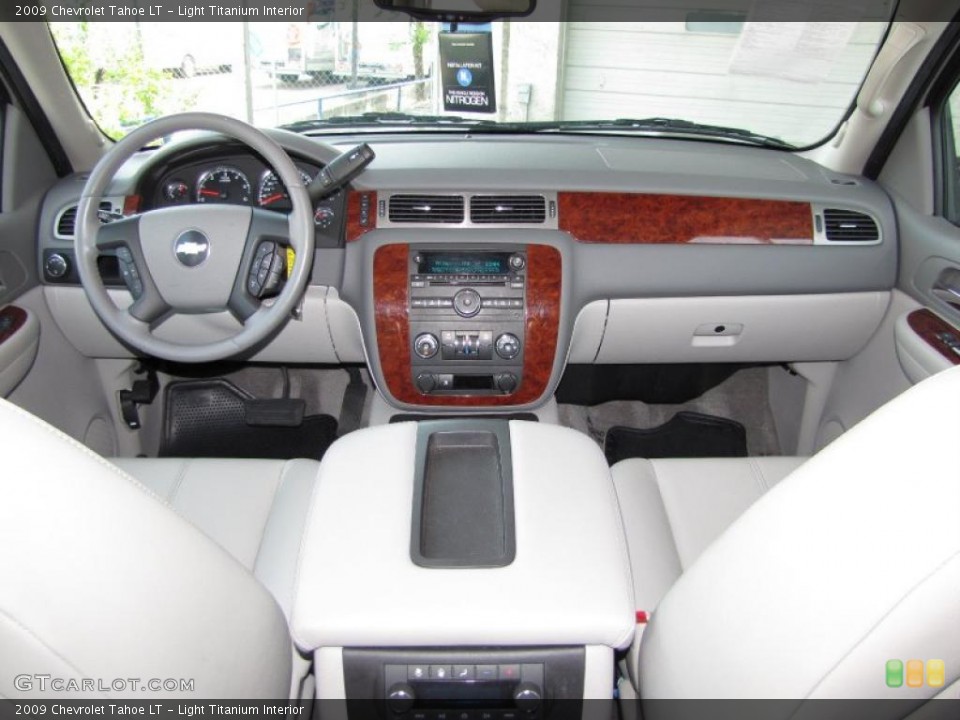 Light Titanium Interior Dashboard for the 2009 Chevrolet Tahoe LT #48057182