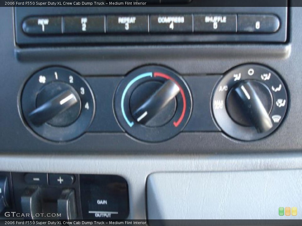 Medium Flint Interior Controls for the 2006 Ford F550 Super Duty XL Crew Cab Dump Truck #48060356