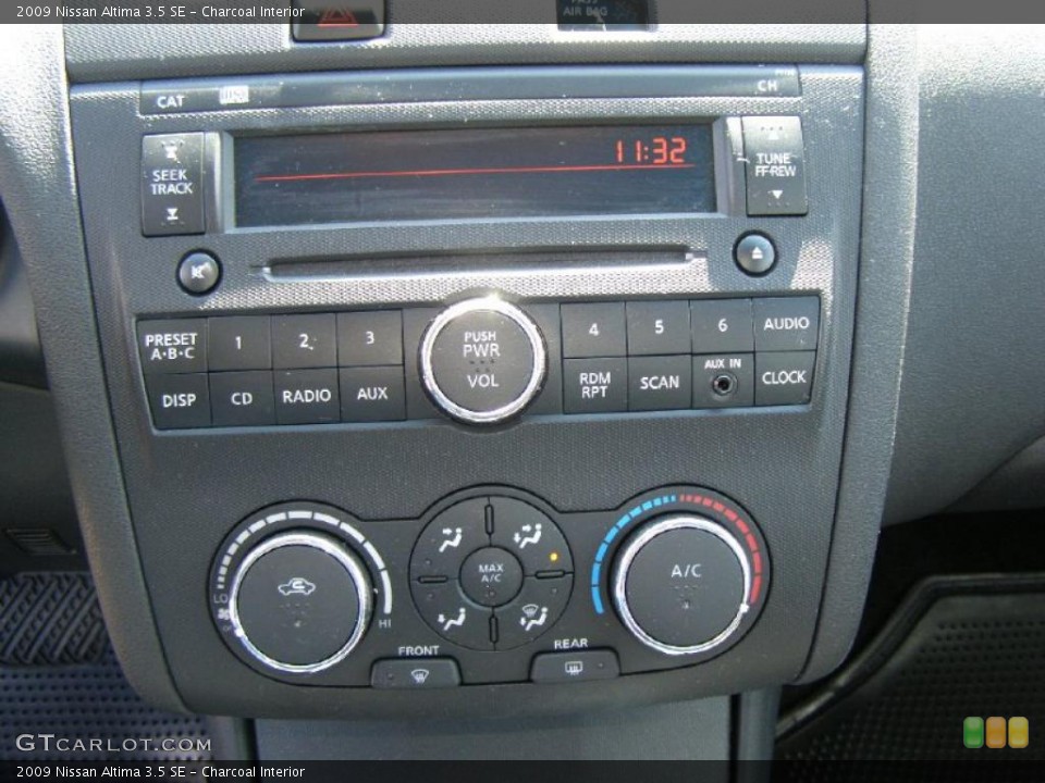 Charcoal Interior Controls for the 2009 Nissan Altima 3.5 SE #48067007