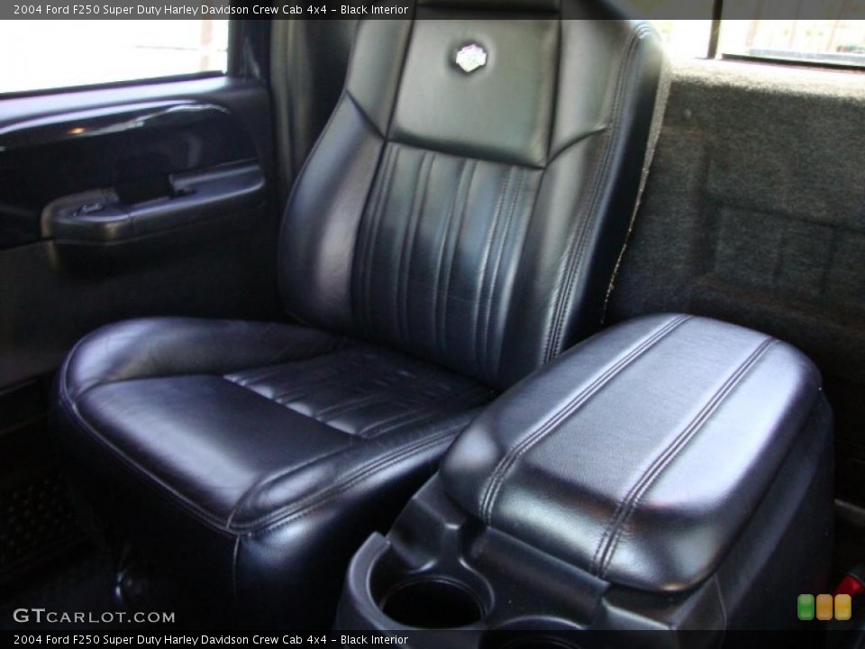 Black Interior Photo for the 2004 Ford F250 Super Duty Harley Davidson Crew Cab 4x4 #48069905