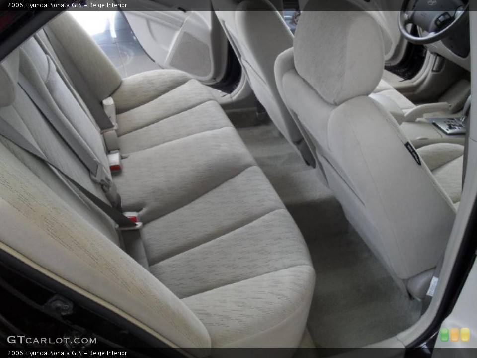 Beige Interior Photo for the 2006 Hyundai Sonata GLS #48076131