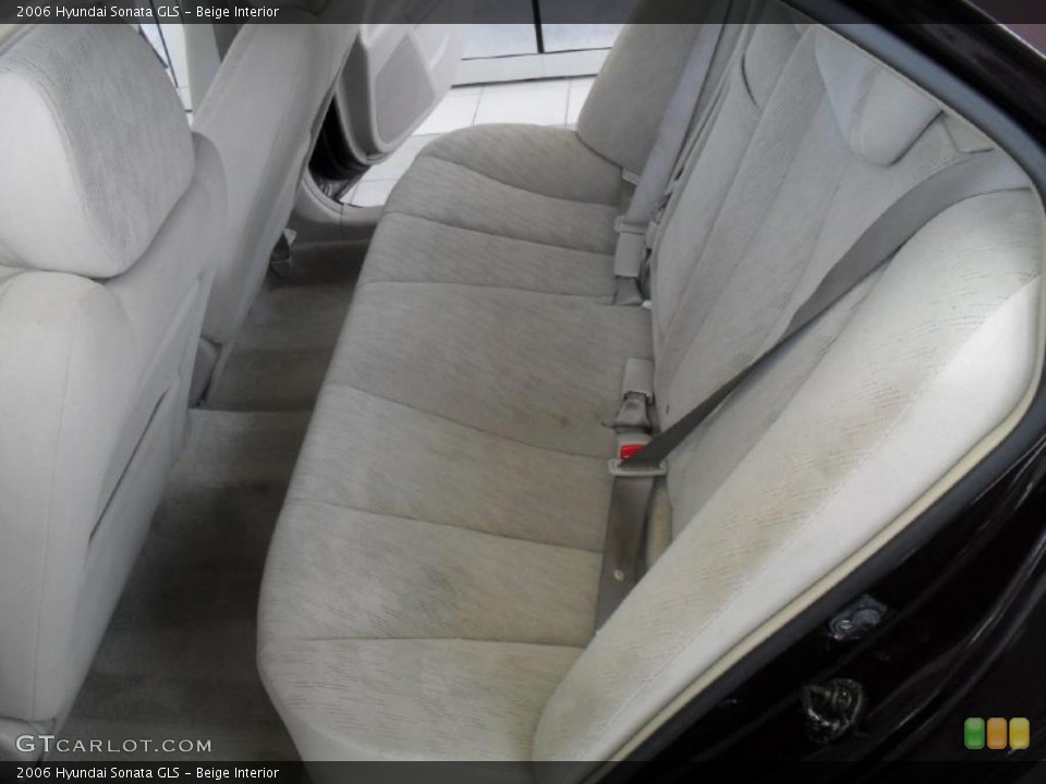 Beige Interior Photo for the 2006 Hyundai Sonata GLS #48076137