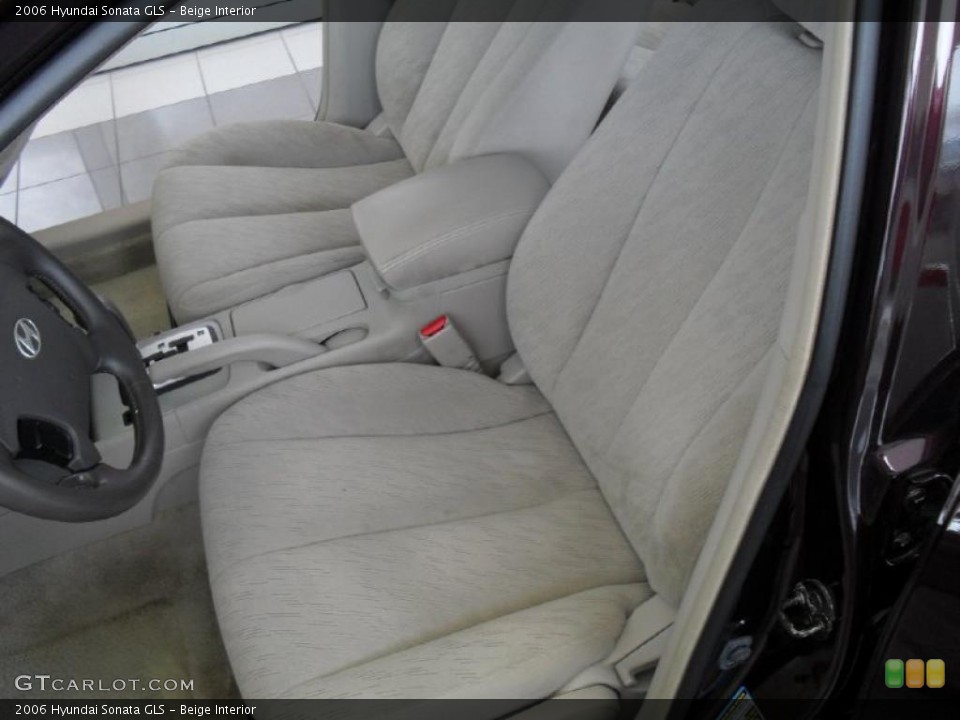 Beige Interior Photo for the 2006 Hyundai Sonata GLS #48076163