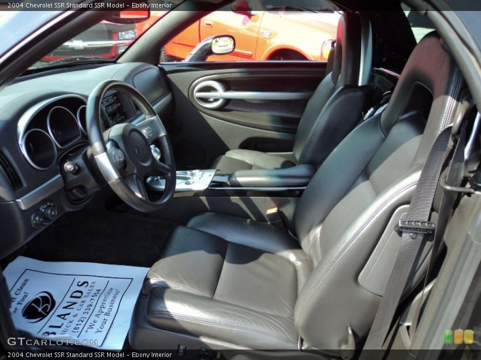 Ebony Interior Photo for the 2004 Chevrolet SSR  #48079968