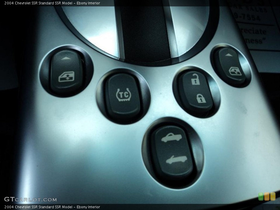 Ebony Interior Controls for the 2004 Chevrolet SSR  #48080112