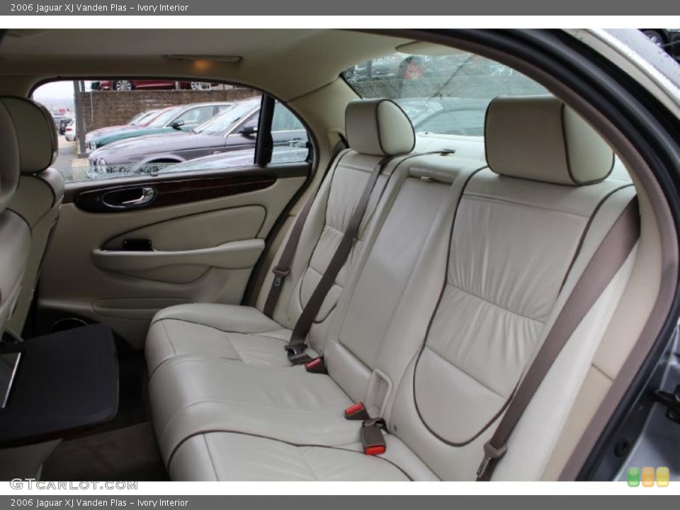 Ivory Interior Photo for the 2006 Jaguar XJ Vanden Plas #48087648