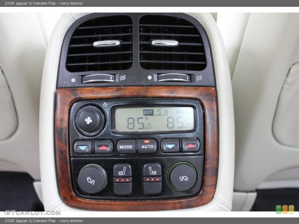 Ivory Interior Controls for the 2006 Jaguar XJ Vanden Plas #48087681