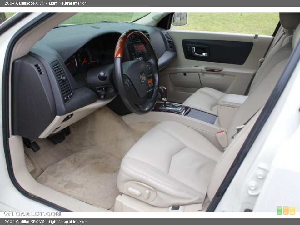 Light Neutral Interior Photo for the 2004 Cadillac SRX V6 #48088011