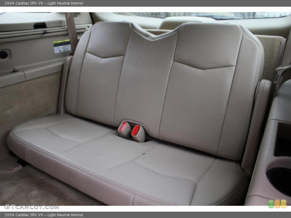 Light Neutral Interior Photo for the 2004 Cadillac SRX V6 #48088071