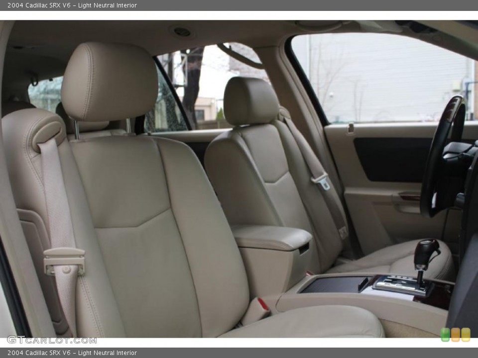 Light Neutral Interior Photo for the 2004 Cadillac SRX V6 #48088125