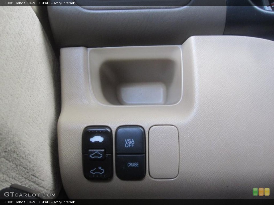 Ivory Interior Controls for the 2006 Honda CR-V EX 4WD #48089073