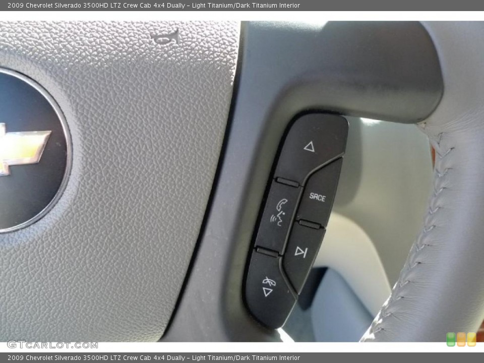 Light Titanium/Dark Titanium Interior Controls for the 2009 Chevrolet Silverado 3500HD LTZ Crew Cab 4x4 Dually #48093216