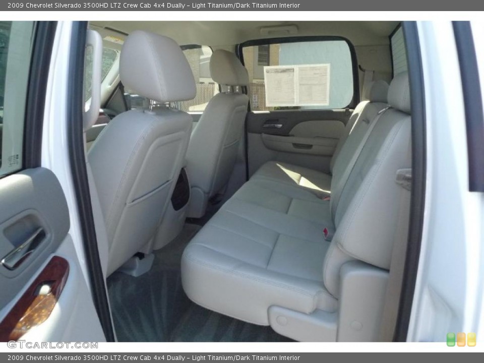 Light Titanium/Dark Titanium Interior Photo for the 2009 Chevrolet Silverado 3500HD LTZ Crew Cab 4x4 Dually #48093249