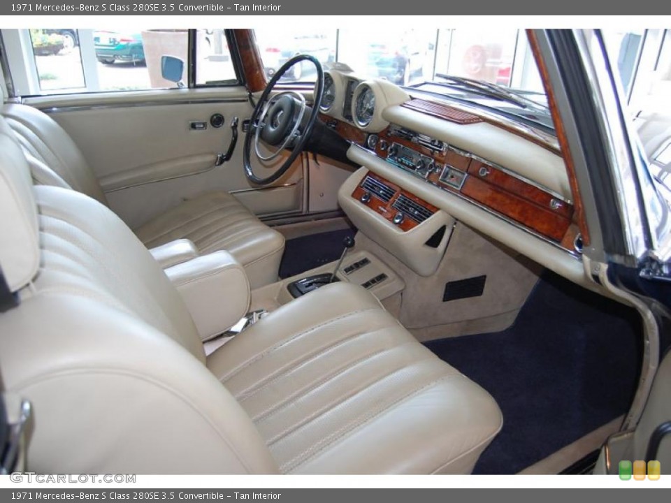 Tan Interior Dashboard for the 1971 Mercedes-Benz S Class 280SE 3.5 Convertible #48096202