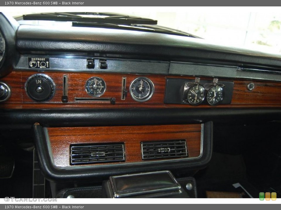 Black Interior Controls for the 1970 Mercedes-Benz 600 SWB #48096352