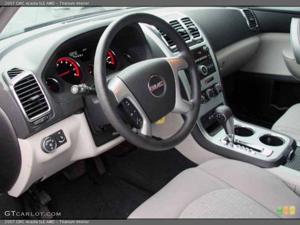 Titanium Interior Photo for the 2007 GMC Acadia SLE AWD #48112878