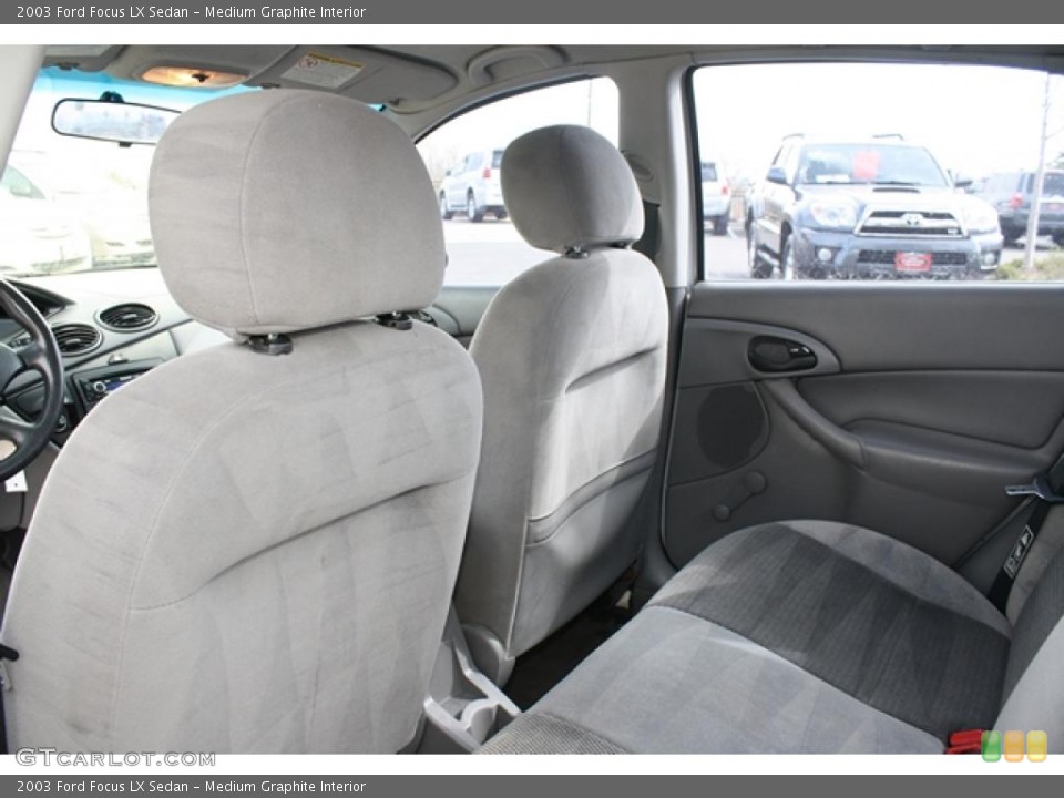 Medium Graphite Interior Photo for the 2003 Ford Focus LX Sedan #48114807