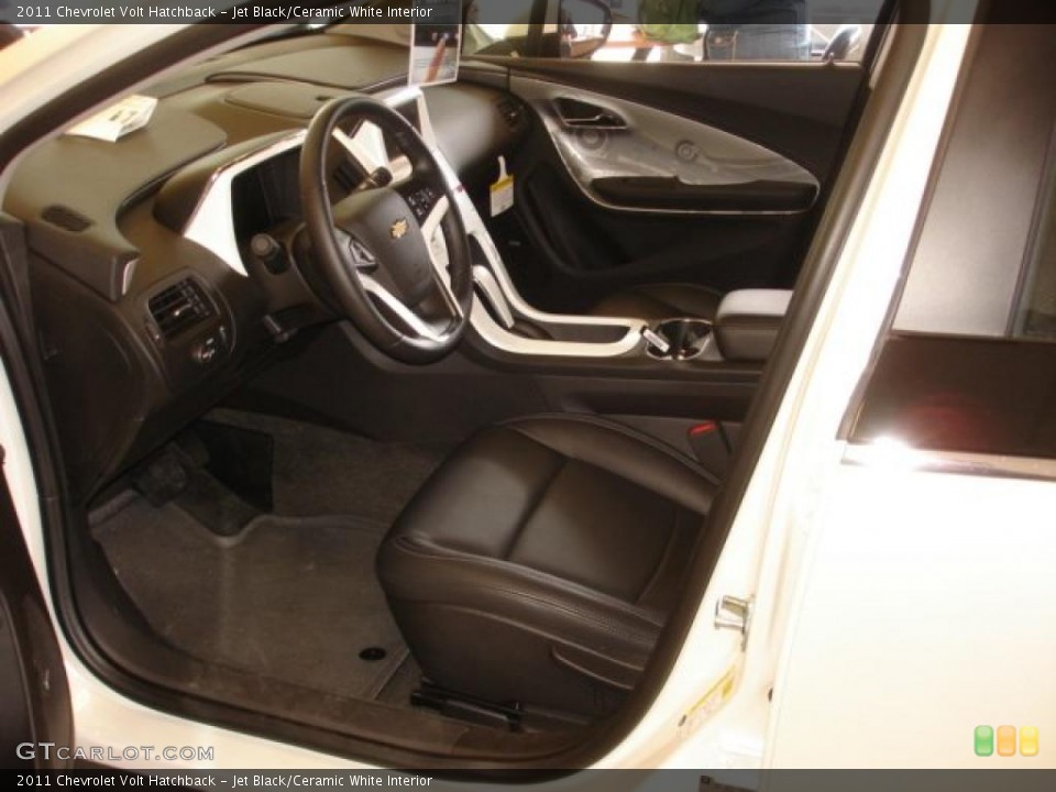 Jet Black/Ceramic White Interior Photo for the 2011 Chevrolet Volt Hatchback #48135074