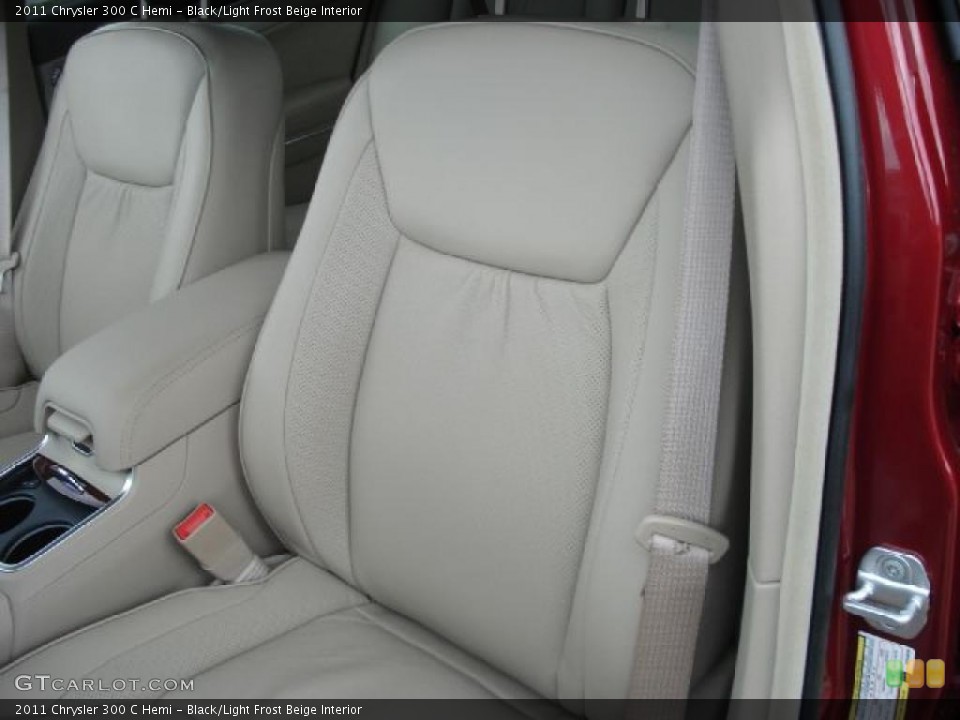 Black/Light Frost Beige Interior Photo for the 2011 Chrysler 300 C Hemi #48148085