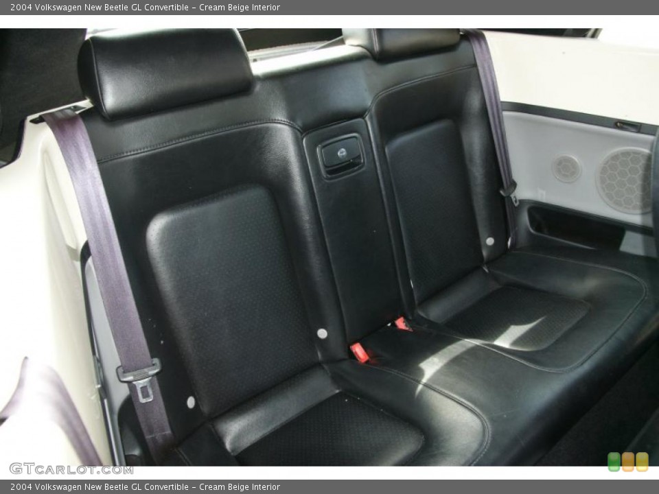 Cream Beige Interior Photo for the 2004 Volkswagen New Beetle GL Convertible #48148994