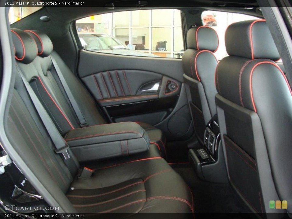 Nero Interior Photo for the 2011 Maserati Quattroporte S #48150575