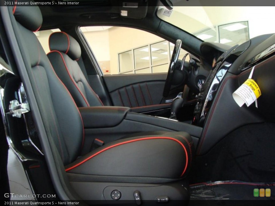 Nero Interior Photo for the 2011 Maserati Quattroporte S #48150600