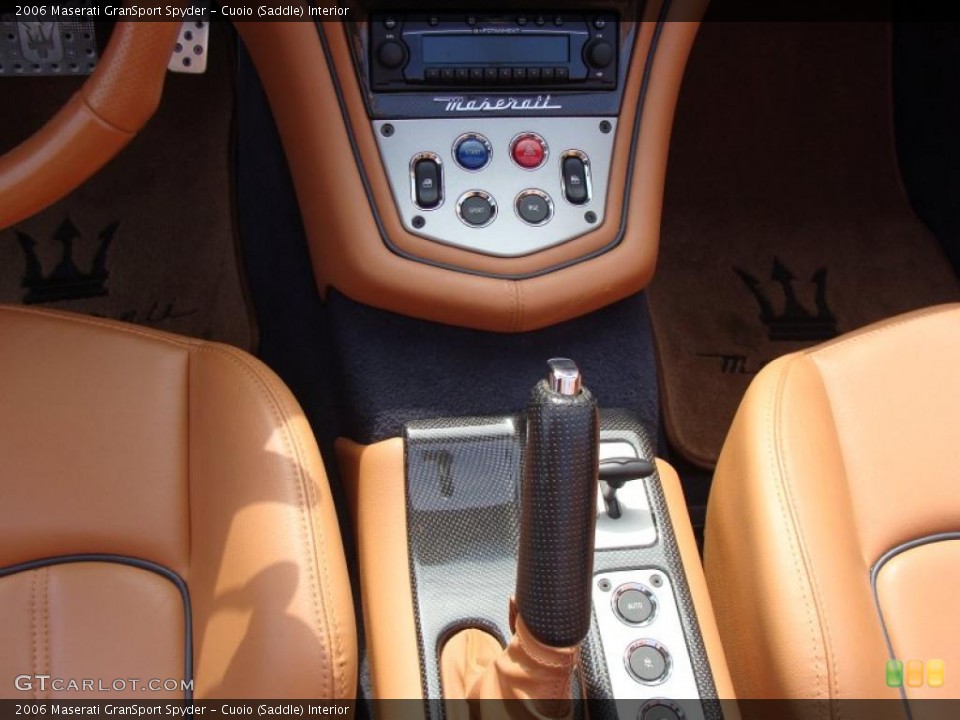 Cuoio (Saddle) Interior Controls for the 2006 Maserati GranSport Spyder #48151319