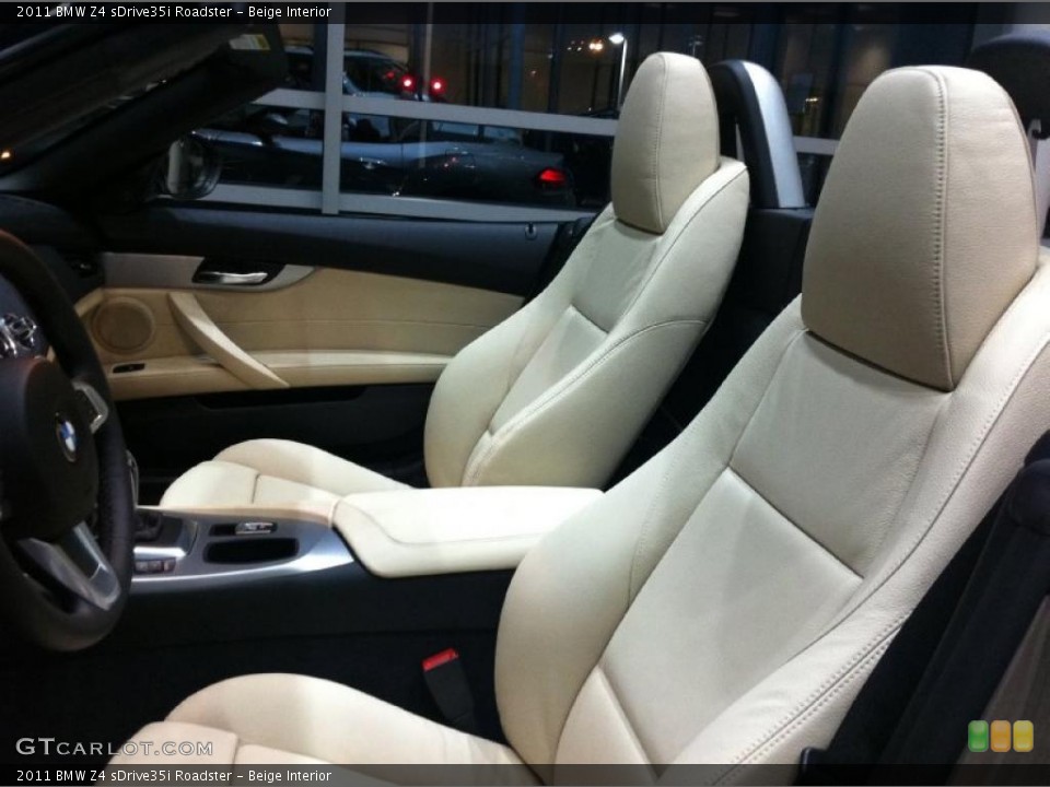 Beige Interior Photo for the 2011 BMW Z4 sDrive35i Roadster #48161801