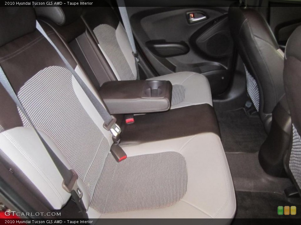 Taupe Interior Photo for the 2010 Hyundai Tucson GLS AWD #48162107