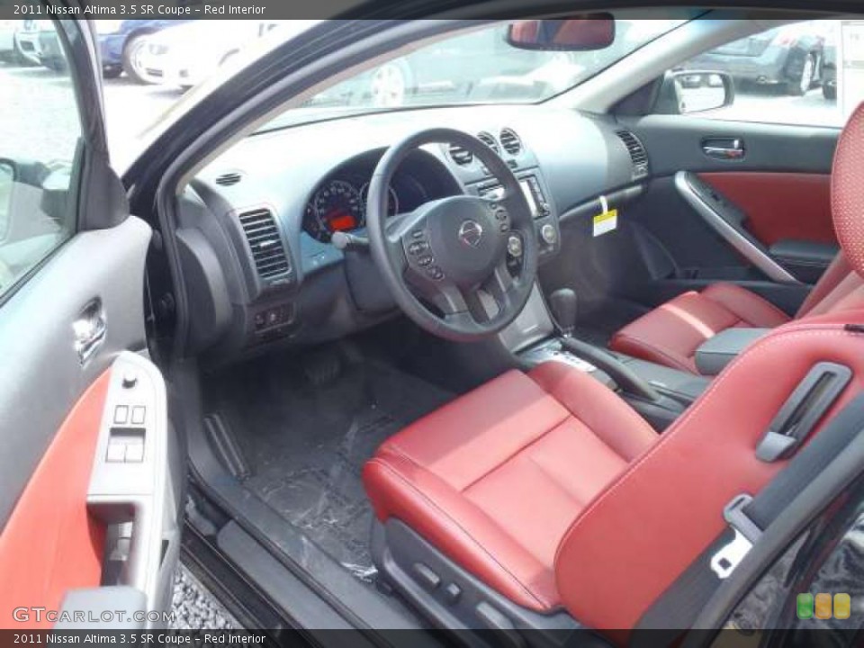 Red Interior Photo for the 2011 Nissan Altima 3.5 SR Coupe #48168737
