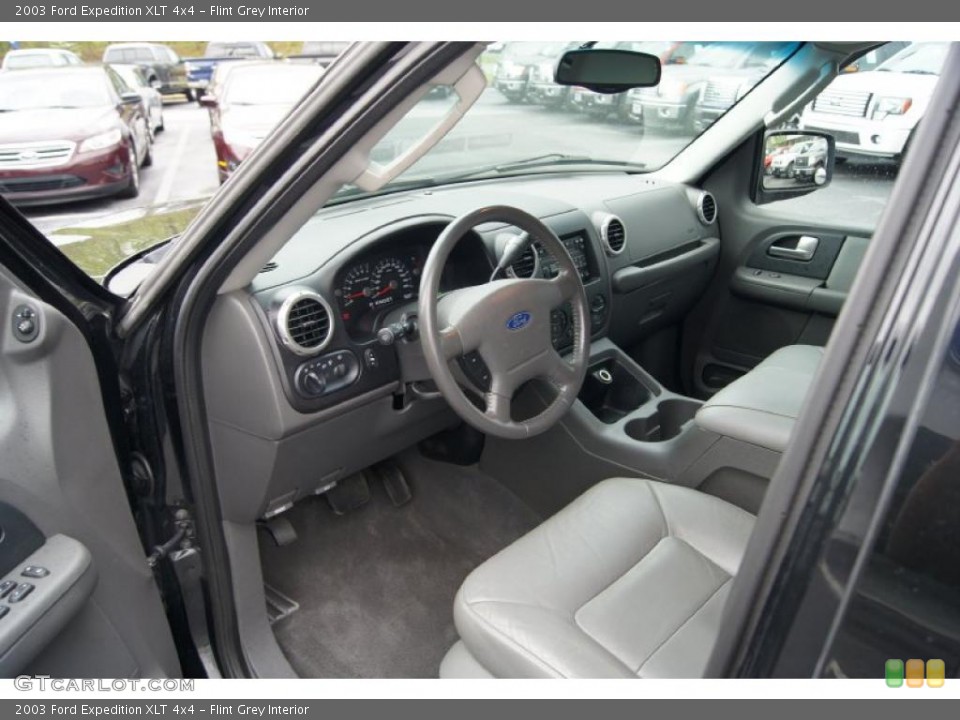 Flint Grey Interior Photo for the 2003 Ford Expedition XLT 4x4 #48169223