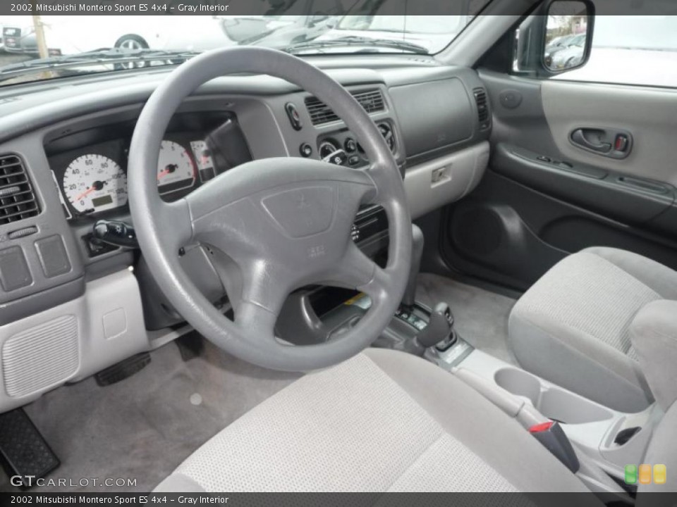 Gray Interior Photo for the 2002 Mitsubishi Montero Sport ES 4x4 #48171206