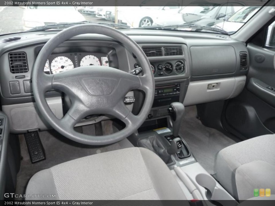 Gray Interior Photo for the 2002 Mitsubishi Montero Sport ES 4x4 #48171266