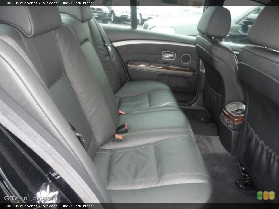 Black/Black Interior Photo for the 2005 BMW 7 Series 745i Sedan #48171761
