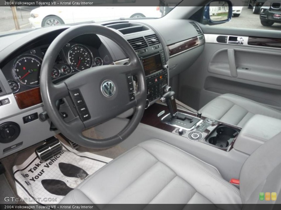 Kristal Gray Interior Photo for the 2004 Volkswagen Touareg V8 #48172652