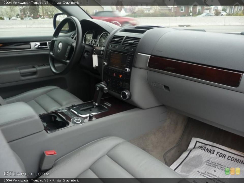 Kristal Gray Interior Photo for the 2004 Volkswagen Touareg V8 #48172667