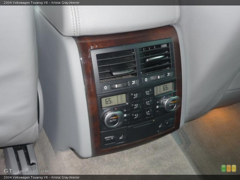 Kristal Gray Interior Controls for the 2004 Volkswagen Touareg V8 #48172721