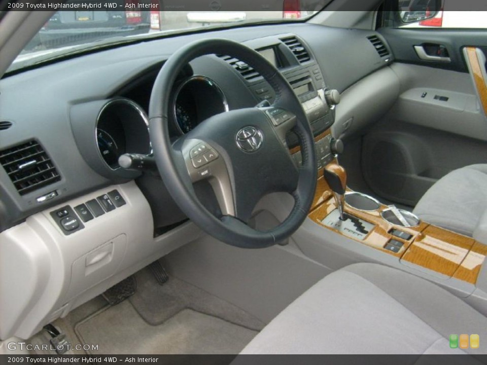 Ash Interior Photo for the 2009 Toyota Highlander Hybrid 4WD #48174365