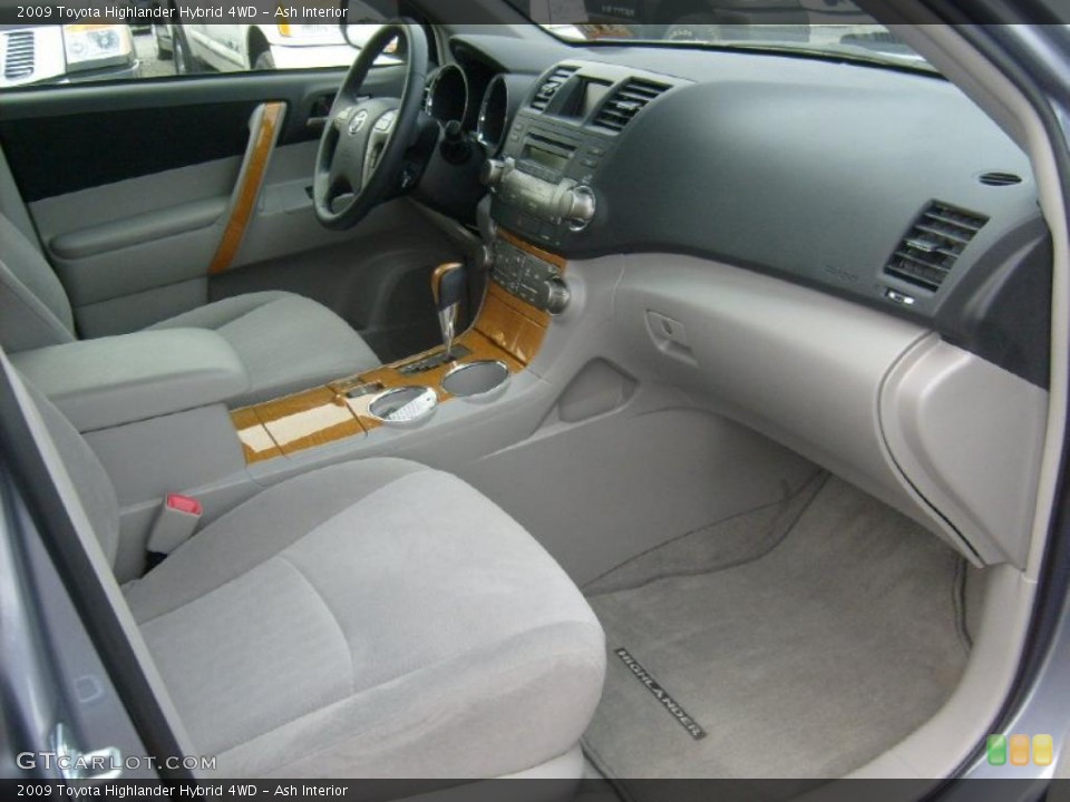Ash Interior Photo for the 2009 Toyota Highlander Hybrid 4WD #48174431