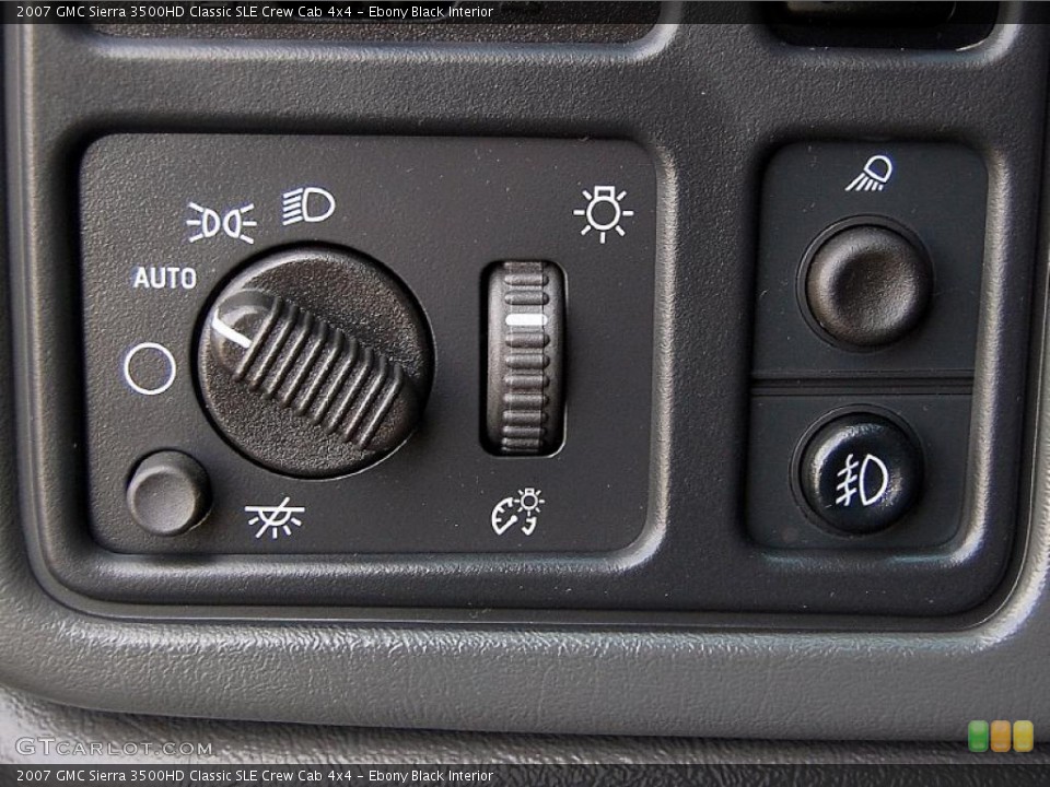 Ebony Black Interior Controls for the 2007 GMC Sierra 3500HD Classic SLE Crew Cab 4x4 #48175427