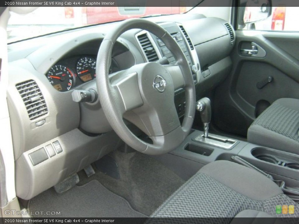 Graphite Interior Photo for the 2010 Nissan Frontier SE V6 King Cab 4x4 #48175574